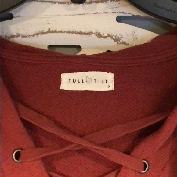 Zumiez red crop hoodie - Picture 2 of 3